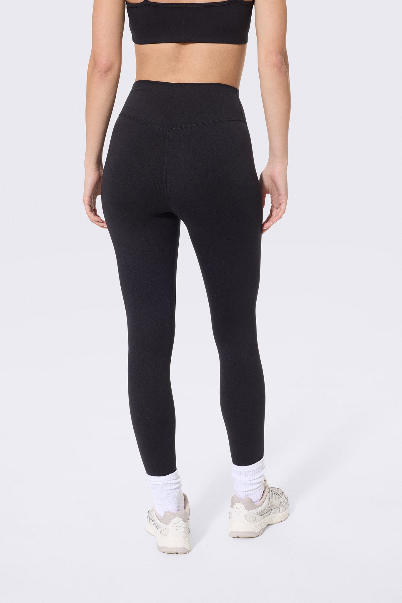 TLC V Waistband Legging in Jet Black